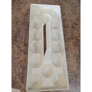 White Plastic Egg Holder Tray Carrier Container 12 Eggs
